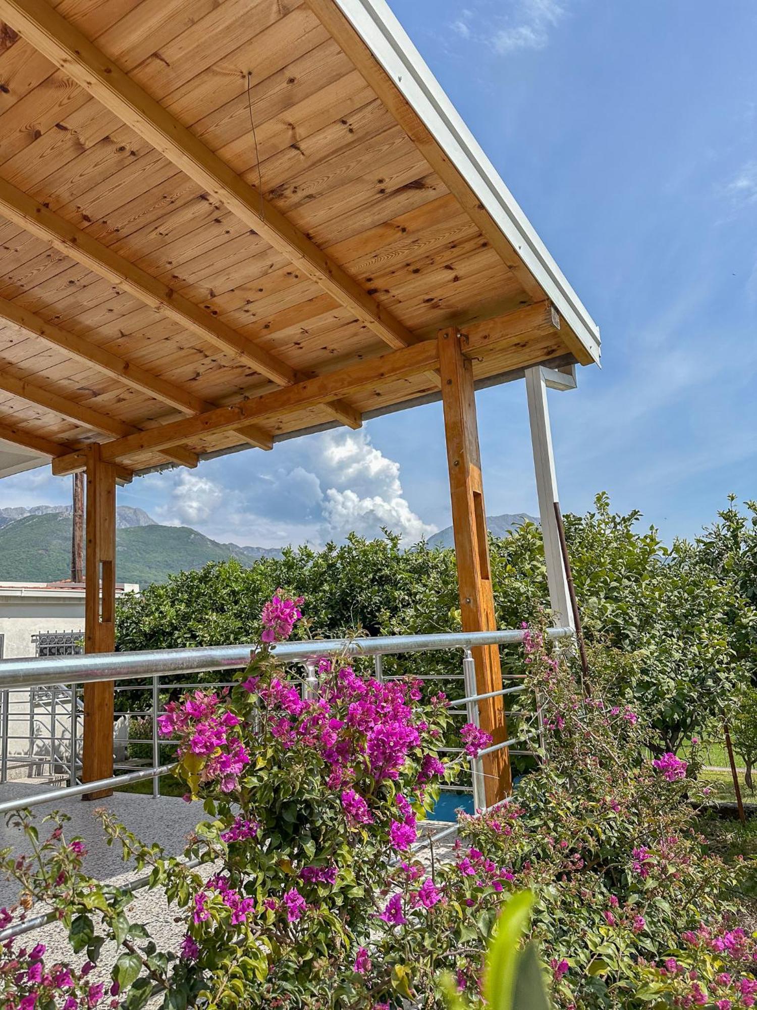 Gosa Apartments Bar Exterior photo